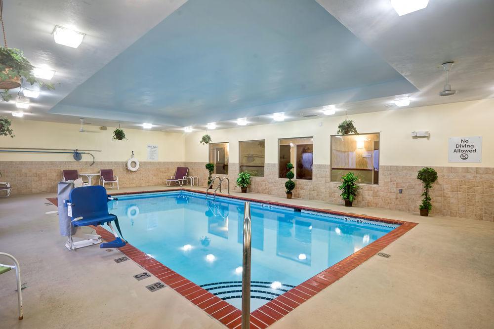 Holiday Inn Express Hotel & Suites Christiansburg By Ihg Buitenkant foto