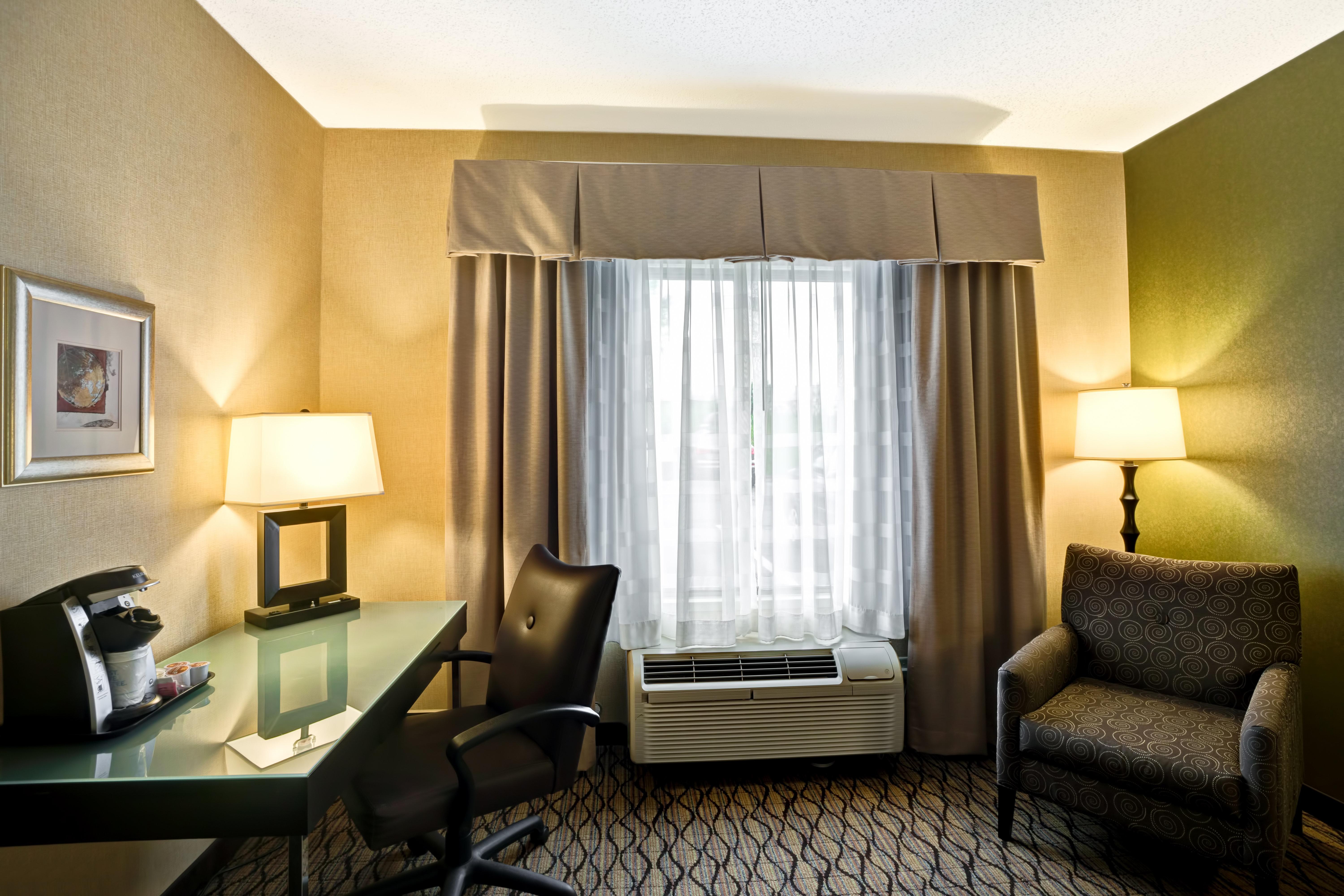 Holiday Inn Express Hotel & Suites Christiansburg By Ihg Buitenkant foto