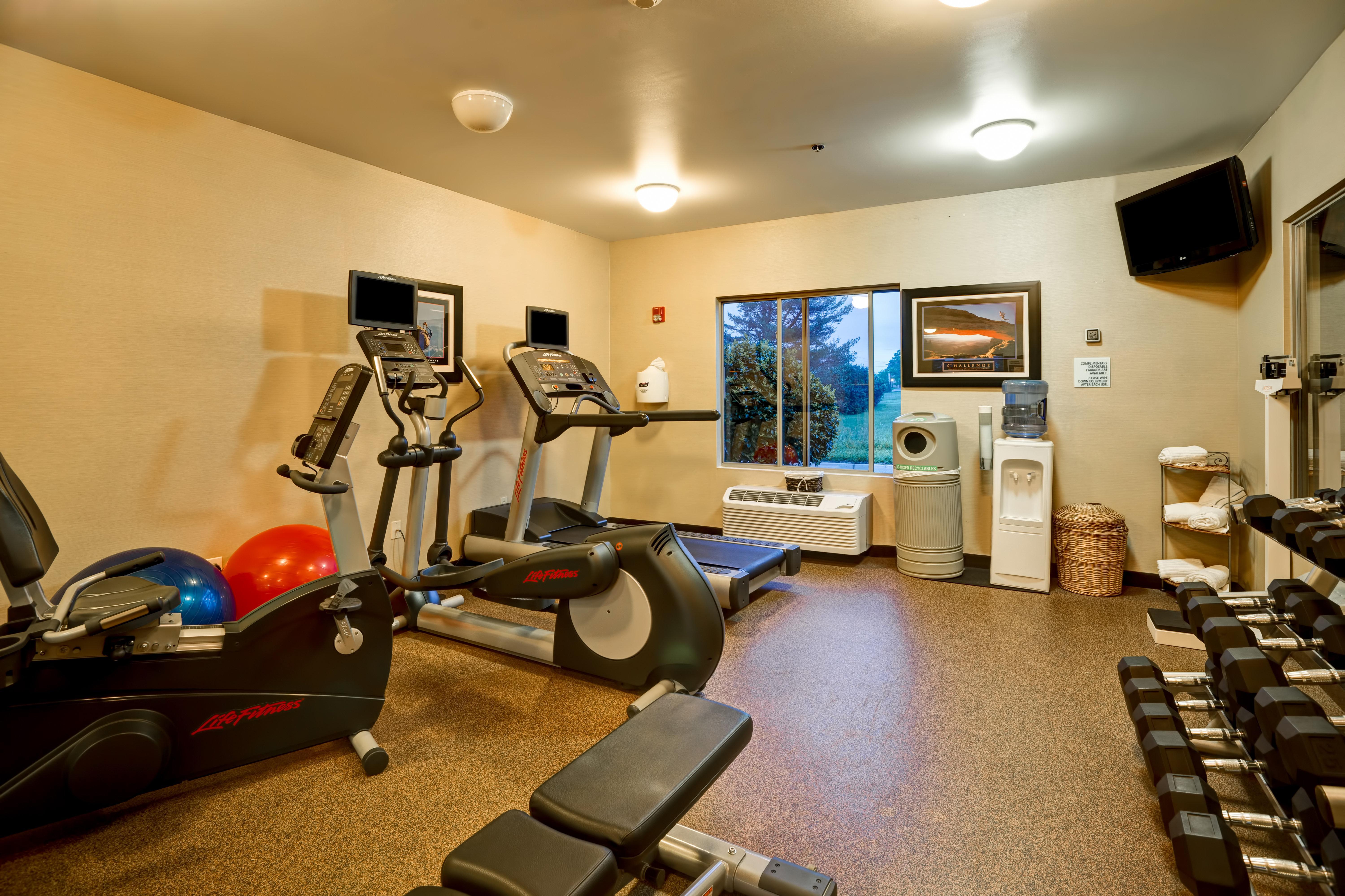 Holiday Inn Express Hotel & Suites Christiansburg By Ihg Buitenkant foto