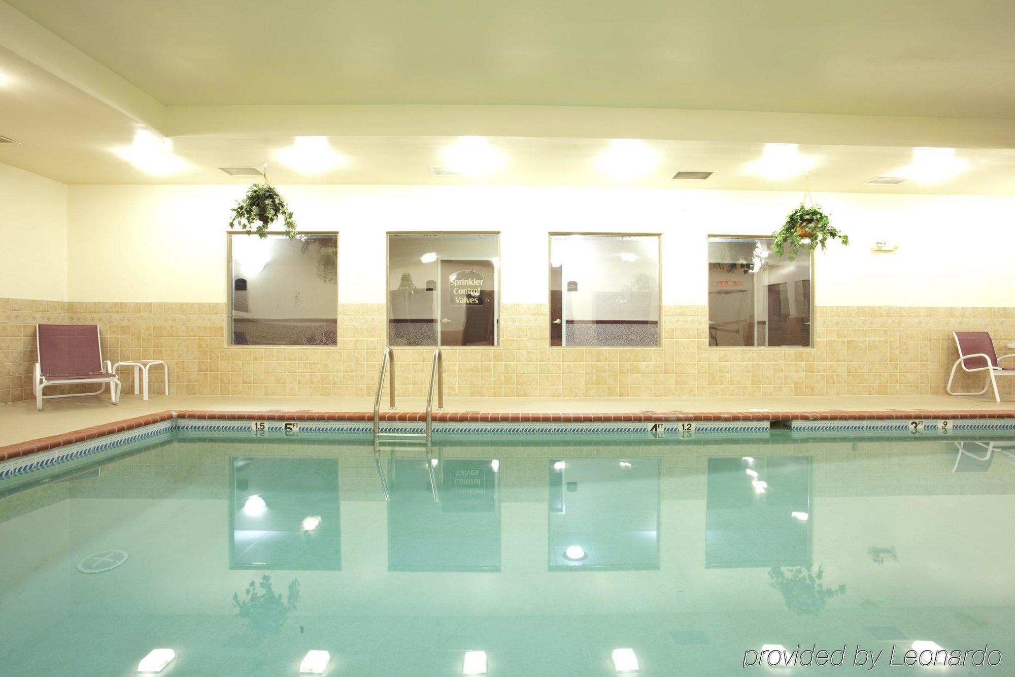 Holiday Inn Express Hotel & Suites Christiansburg By Ihg Buitenkant foto